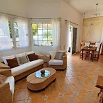 Gemuetliches In Mit Grossem Garten Und Meerblick By Interhome * タラハレホ