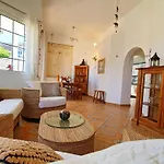 Gemuetliches In Mit Grossem Garten Und Meerblick By Interhome タラハレホ