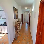 Gemuetliches In Mit Grossem Garten Und Meerblick By Interhome 別荘 *