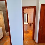 Gemuetliches In Mit Grossem Garten Und Meerblick By Interhome 別荘 *